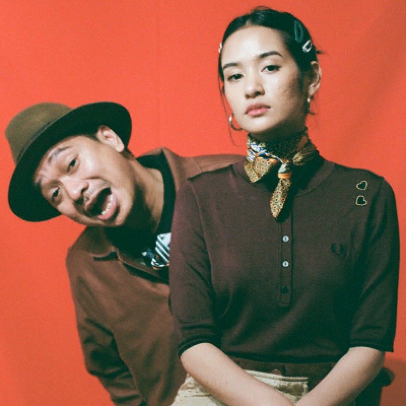 Surat Cinta Namoy Budaya & Rizkia Larasati untuk Dunia dalam Single 'Hati'
